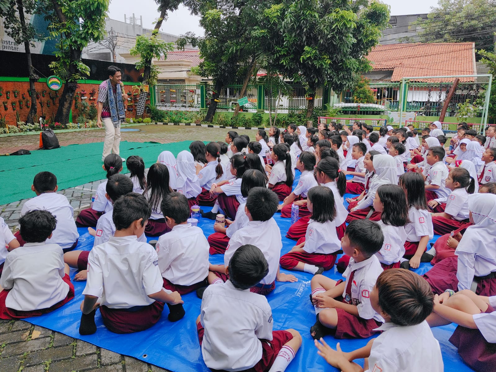 Roadshow "Membaca Jakarta, Merayakan Ibukota" Bersama SDN Cideng 02 Dalam Rangkaian Peringatan HUT Ke 498 Kota Jakarta